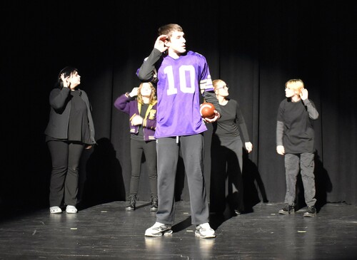 From the VERNDALE PUBLIC SCHOOLS production (VERNDALE, MN). Directed by KELLY YOUNGBAUER.
