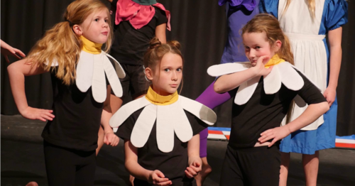 From the The Drama Workshop production (Havelock North, New Zealand). Directed by Juliet Cottrell.

Photo Credit: Angela Elliott, How Ridiculous Costuming